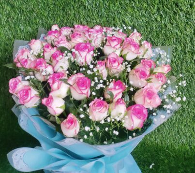 40 Pink Rose Bouquet With Sky-blue Paper - Image 2