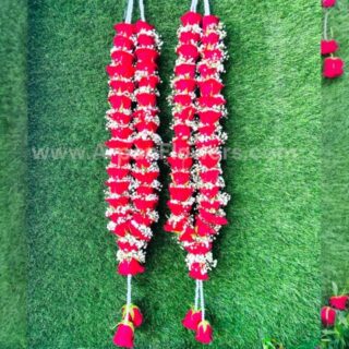 Red-Rose-With-Gypsum-Flower-Varmala