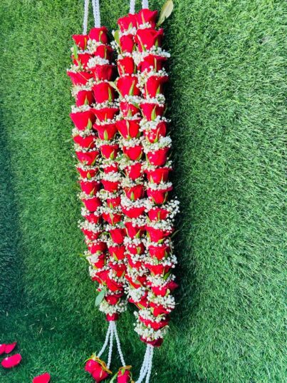 Red Rose With Gypsum Flower Varmala - Image 2