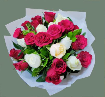 Pitch & Red Rose Mix Bouquet - Image 2