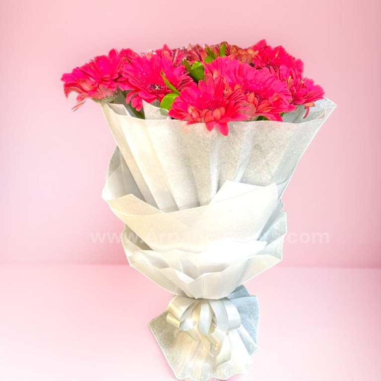 Pink Gerbera Hand Bouquet 1 Red Rose With Gypsum Bouquet