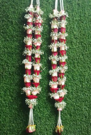 Pink & Red Rose Varmala With Gypsum online delivery