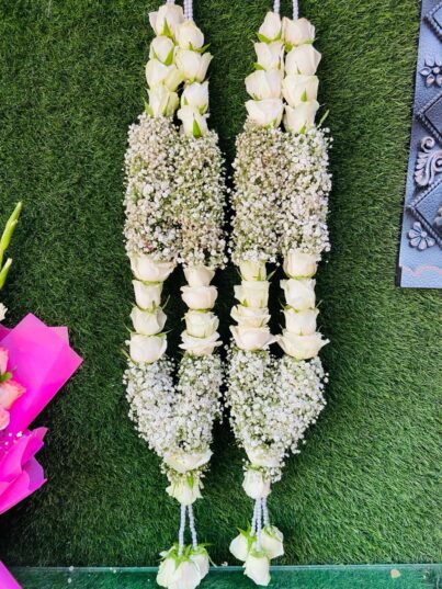 White Rose & Baby’s-breath Varmala - Image 2