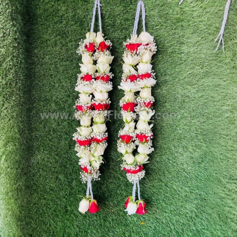 White And Red Rose Varmala with Gypsy 1 White And Red Rose Varmala with Gypsy