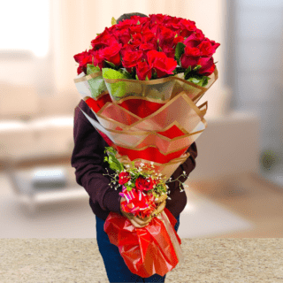 100-Red-Rose-Bouquet-With-Red-Paper