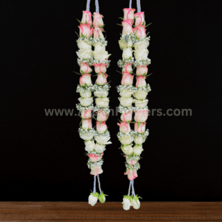 Pink-Pitch-Rose-With-Babys-breath varmala in arpan flowers