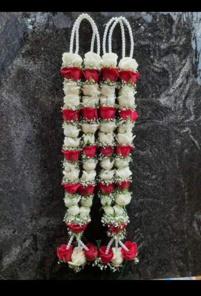 White And Red Rose Varmala With Baby's Breath