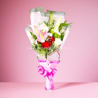 Pink-Lilys-with-Rose-Hand-Bouquet