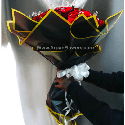 130 Rose Bouquet in Black Paper