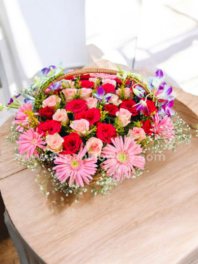 Mix Fresh Flowers Basket - Image 3