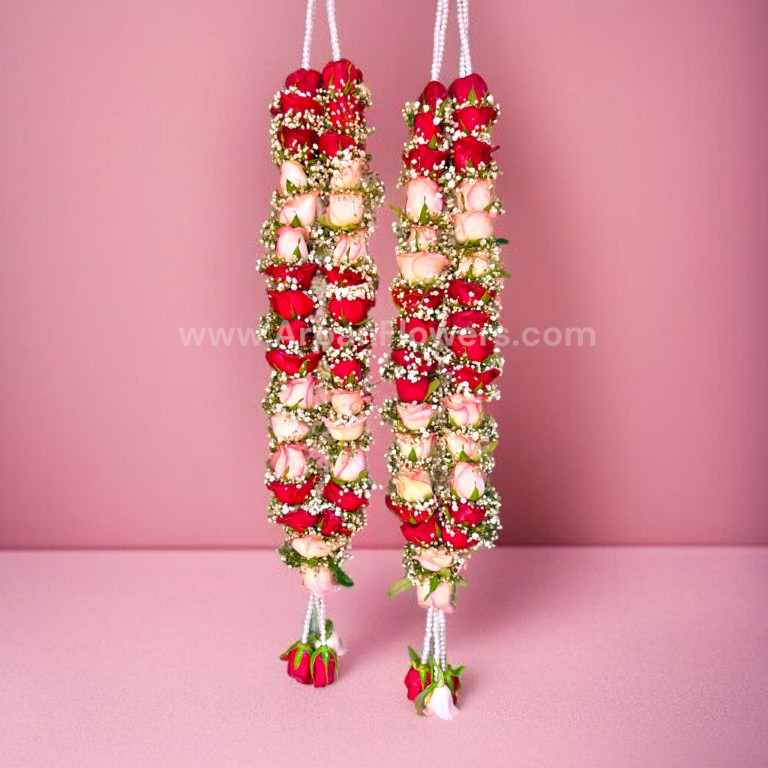 Jumeliya Pink & Red Rose Varmala with Baby's Breath 1 Jumeliya Pink & Red Rose Varmala with Baby's Breath