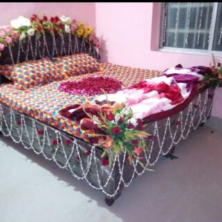 Natural Flowers Bed Decoration