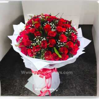 Red rose Bouquet white white paper