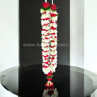 Rose and Rajnigandha Korat Varmala