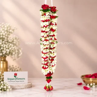 Rose and Rajnigandha Korat Varmala