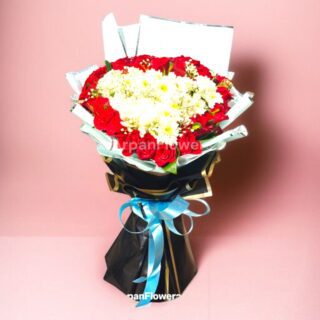 Heart bouquet with Red rose and Baby's Breath