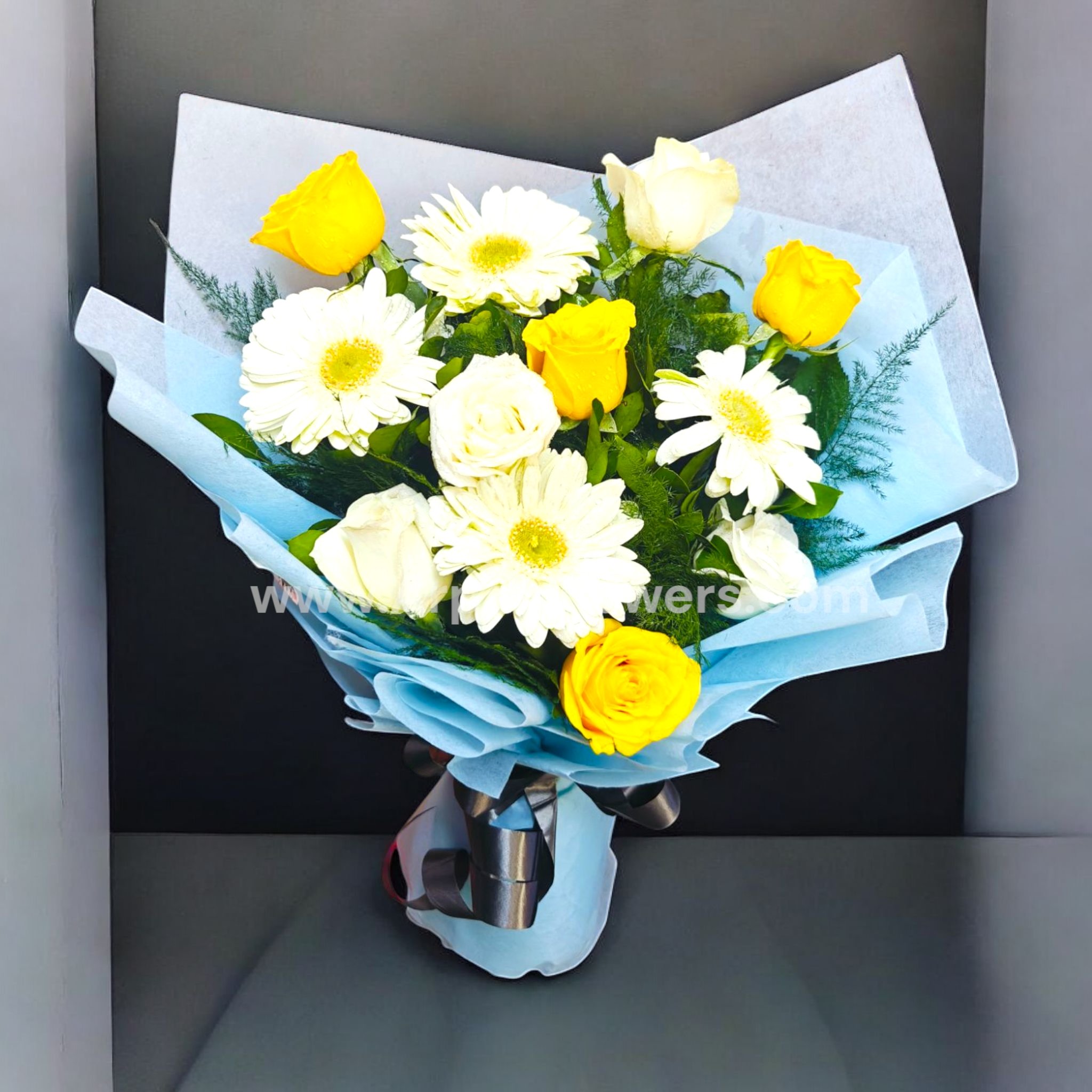 Mix Rose With Jerbera Bouquet 1 Mix Rose With Jerbera Bouquet