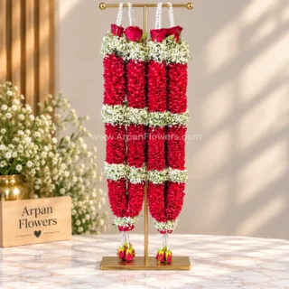 Red rose Petals and Baby’s breath