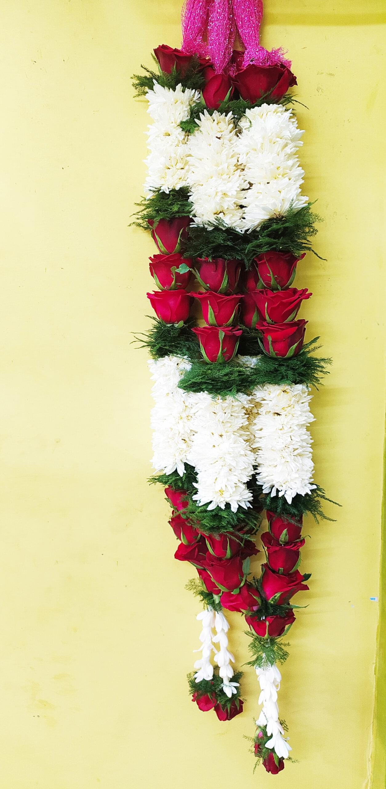 Red Rose & Shevanti Varmala 2 Red Rose & Shevanti Varmala - Image 2