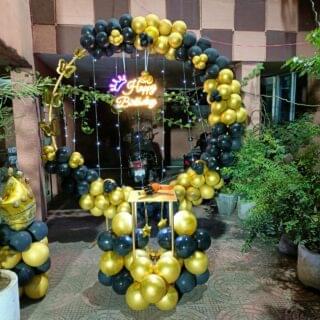 Birthday decoration with black and gold balloons online Decoration