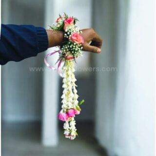 Pink Rose Kalira With Rajnigandha